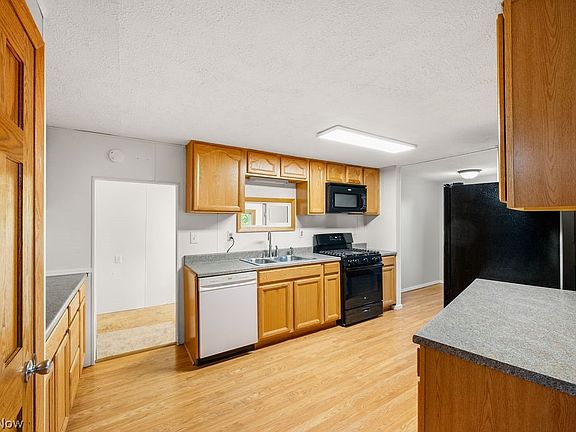 9th image of 58 Rock Ridge Rd