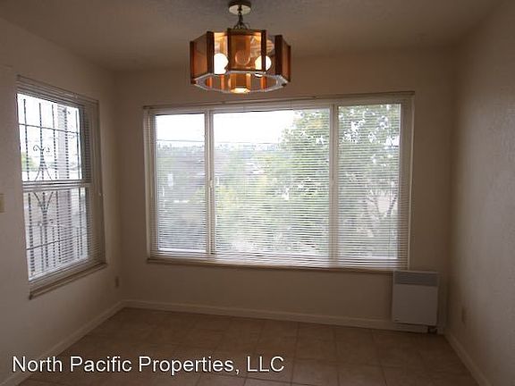 3rd image of 2220 Eastlake Ave E #104