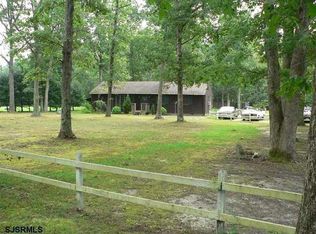 425 Grape Ave, Egg Harbor City, NJ 08215