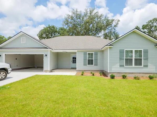 12 Ray Dr, Ray City, GA 31645