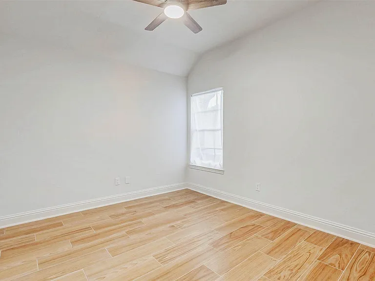 1918 Supplejack Ct — Photo 15