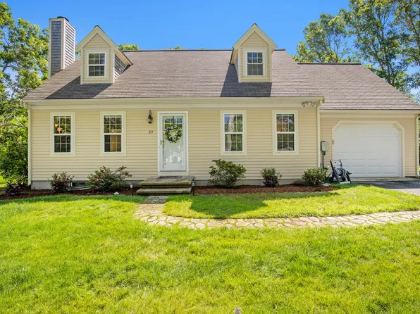 29 Carleton Drive, Mashpee, MA 02649