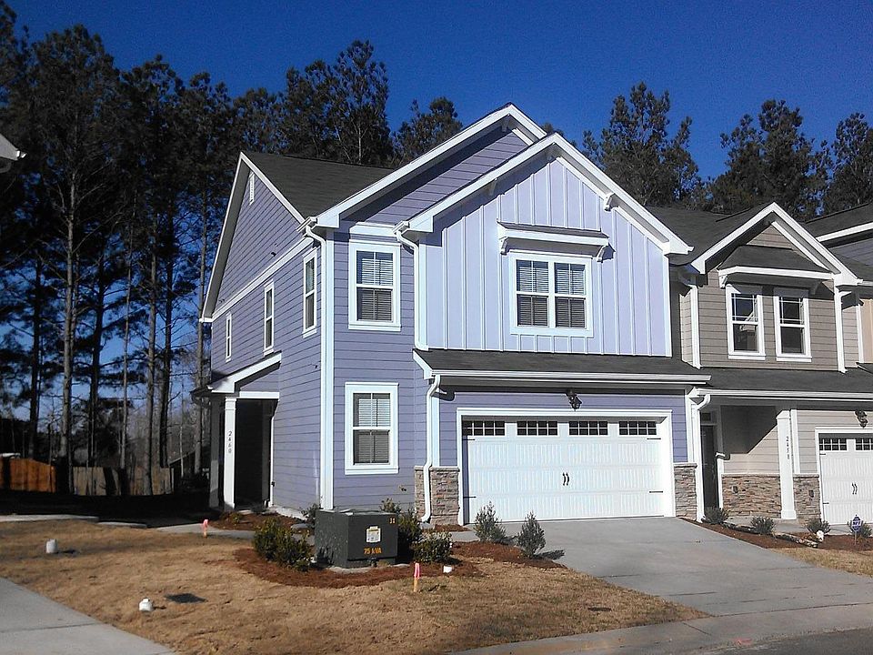 Beautiful end unit with lots of windows!