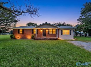 977 Broad St N, Fyffe, AL 35971