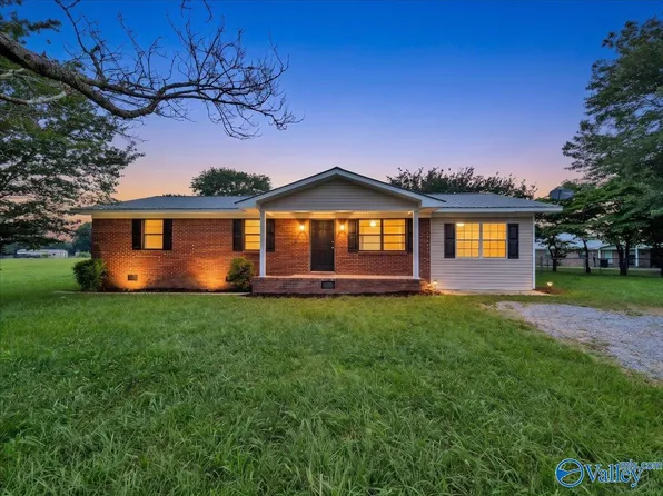 977 Broad St N, Fyffe, AL 35971