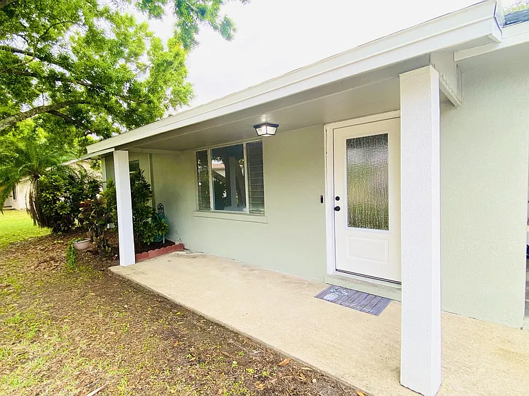 1908 Glendon Dr — Photo 4