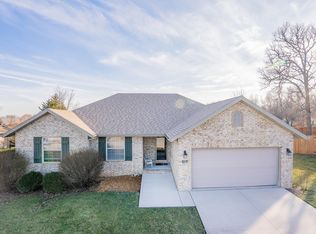 770 E Roubidoux St, Nixa, MO 65714