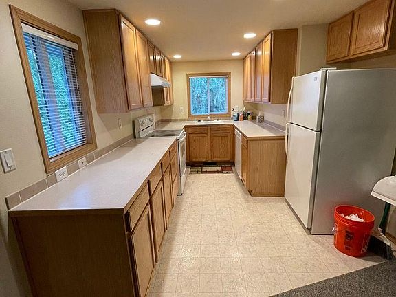 2nd image of 9820 55th Ave NE #A
