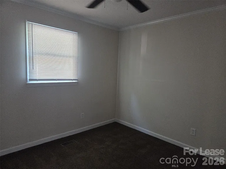 411 Town St — Photo 12