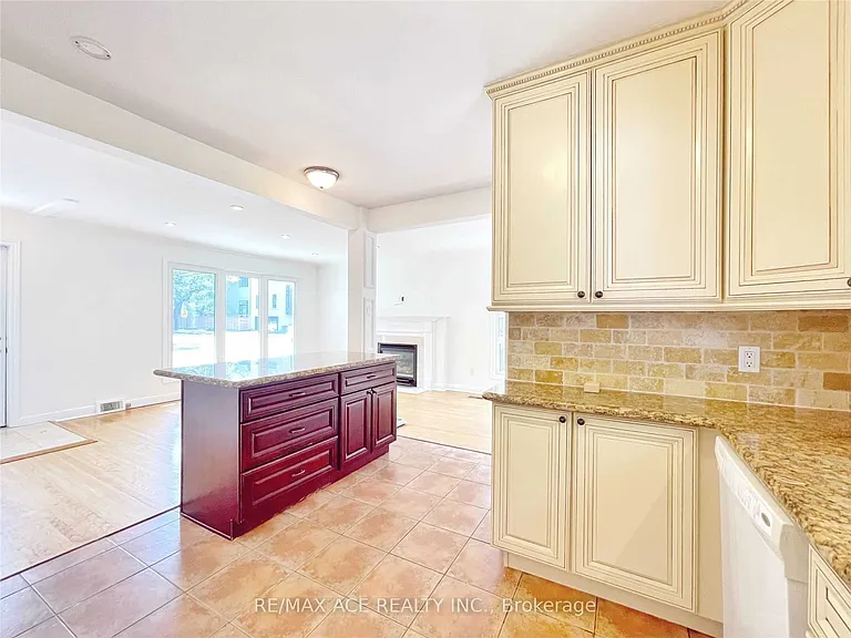 246 Horsham Ave #MAIN — Photo 10