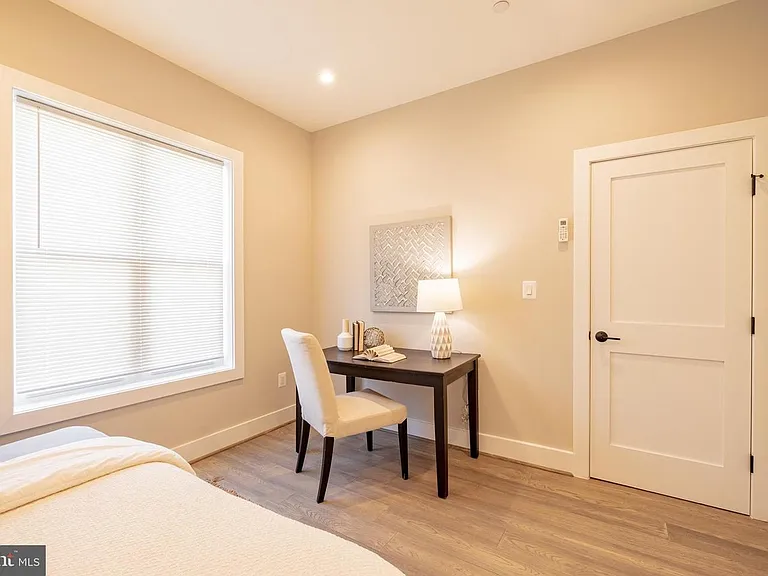 1120 Penn St NE #1 — Photo 10