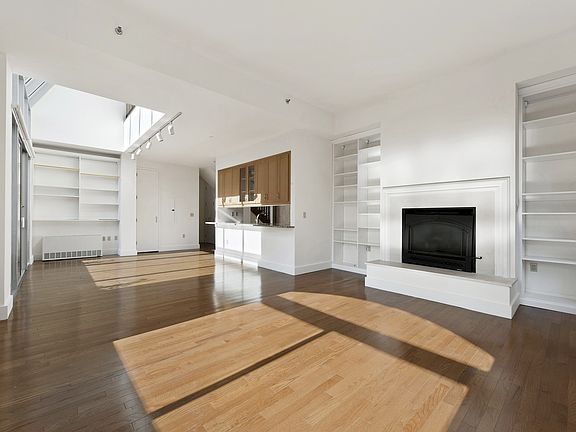 2nd image of 200 W 24th St Ph A