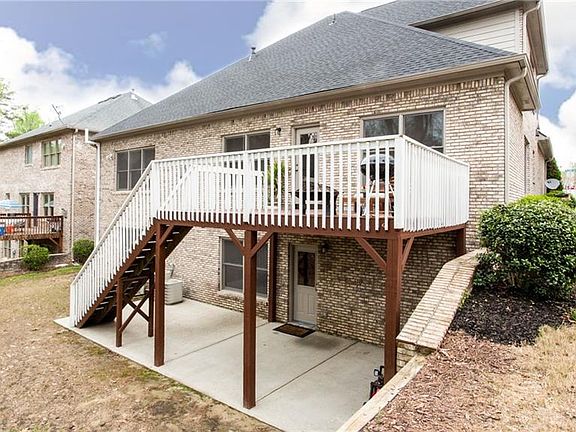 3rd image of 1432 Park Hollow Ln