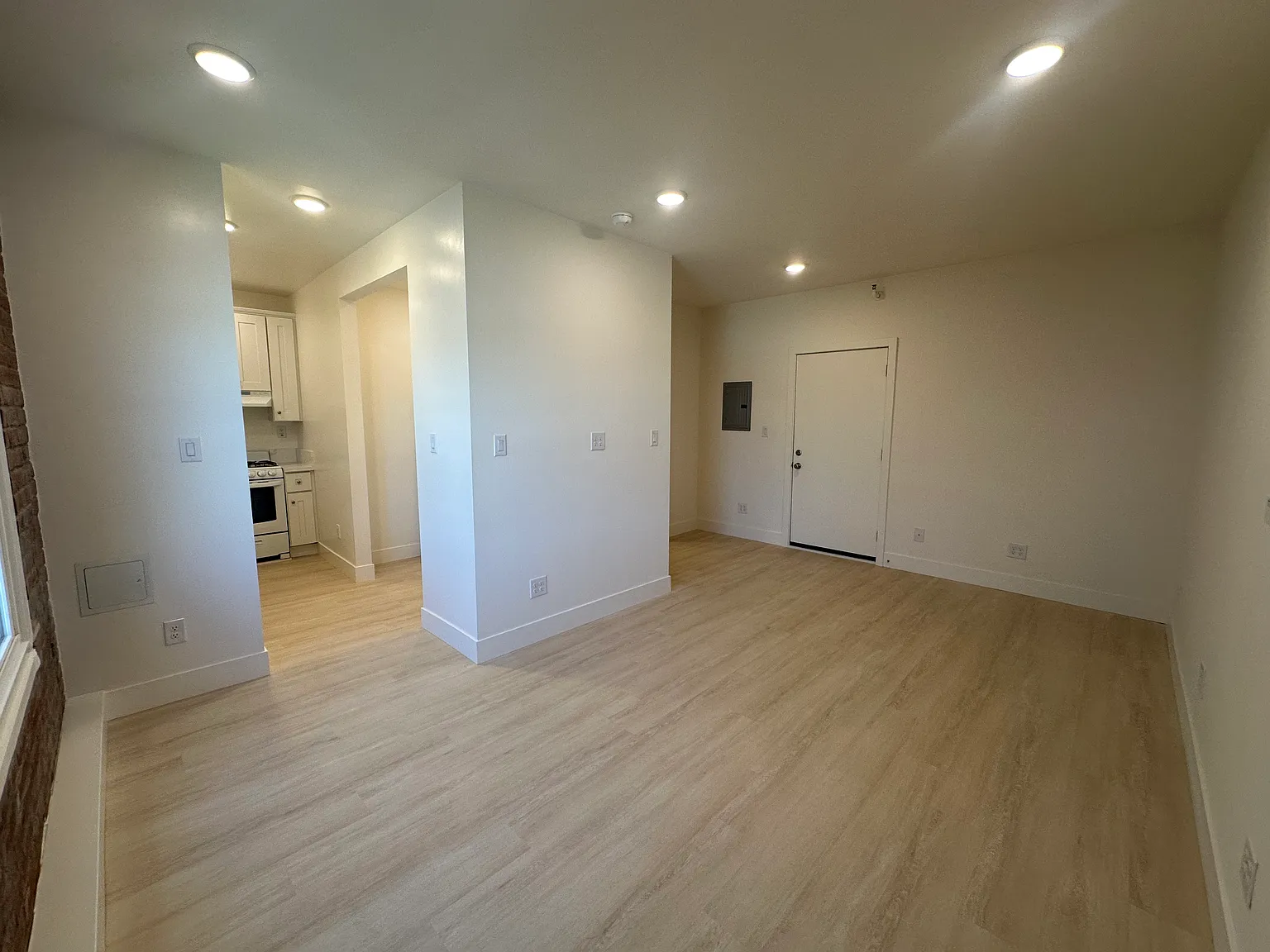 Studio, 371 sqft, $1,700 — Photo 2