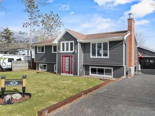 49 Madeline Ave, Lower Sackville, NS B4C 2L8