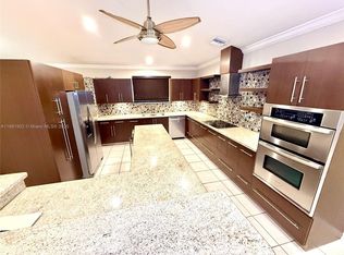 17501 SW 92nd Ct, Palmetto Bay, FL 33157
