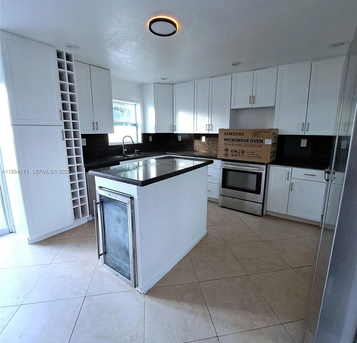 3 bed, 2.5 bath, 1500 sqft, $2,900 — Photo 2