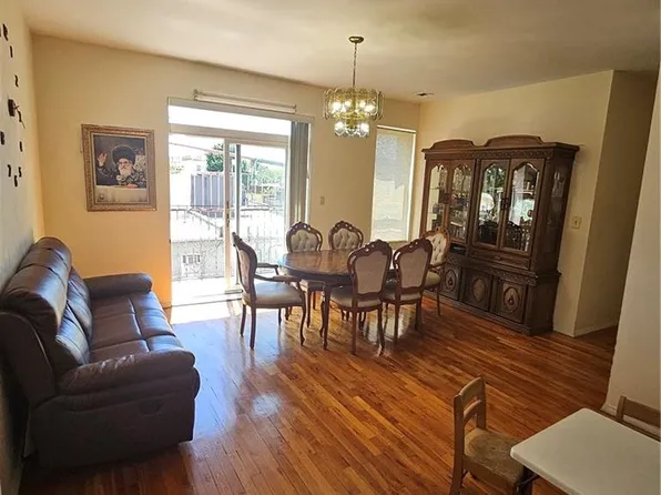 1430 43rd St APT 4C, Brooklyn, NY 11219