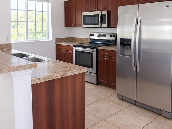 3rd image of 1219 Lucaya Drive