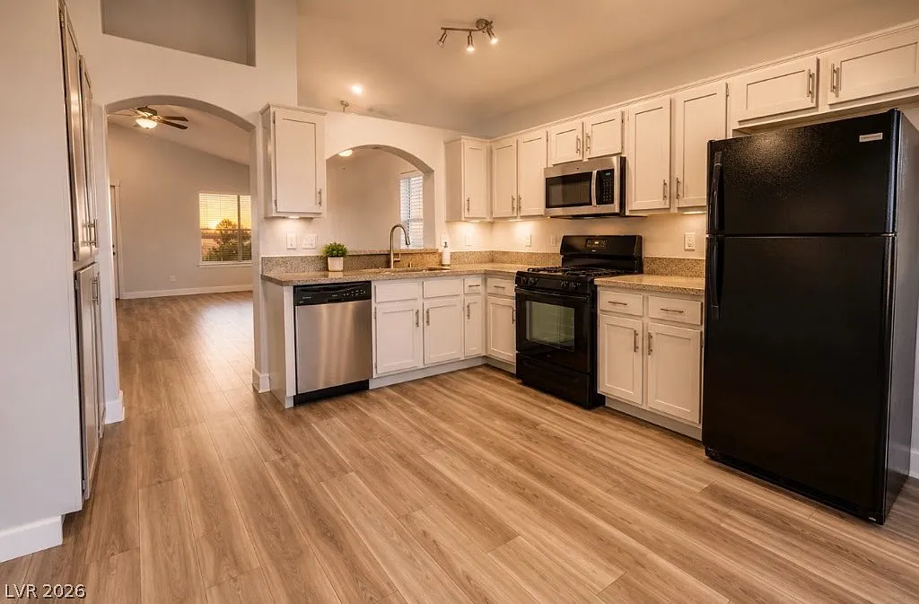 3 bed, 2.0 bath, 1565 sqft, $2,350 — Photo 4