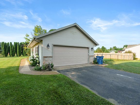 5th image of 150 Gull Pointe Dr