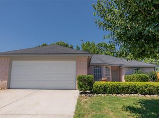 409 Huddleston Ct, Springtown, TX 76082