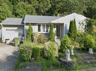 2960 Washington Rd, Parlin, NJ 08859