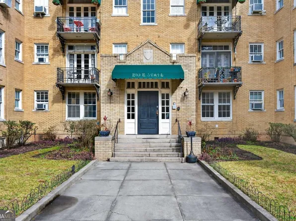210 E State St APT 18, Savannah, GA 31401