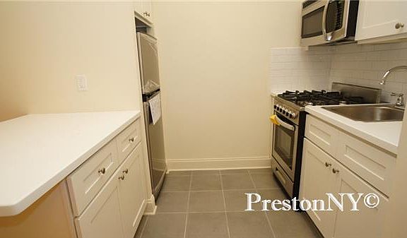 2nd image of 531 W 45th St APT 3A