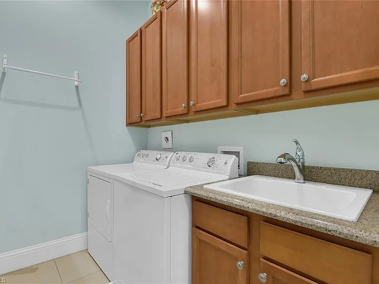 6561 Dominica Dr #8-101 — Photo 31