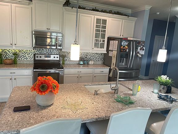 4th image of 3124 Irish Peach Dr