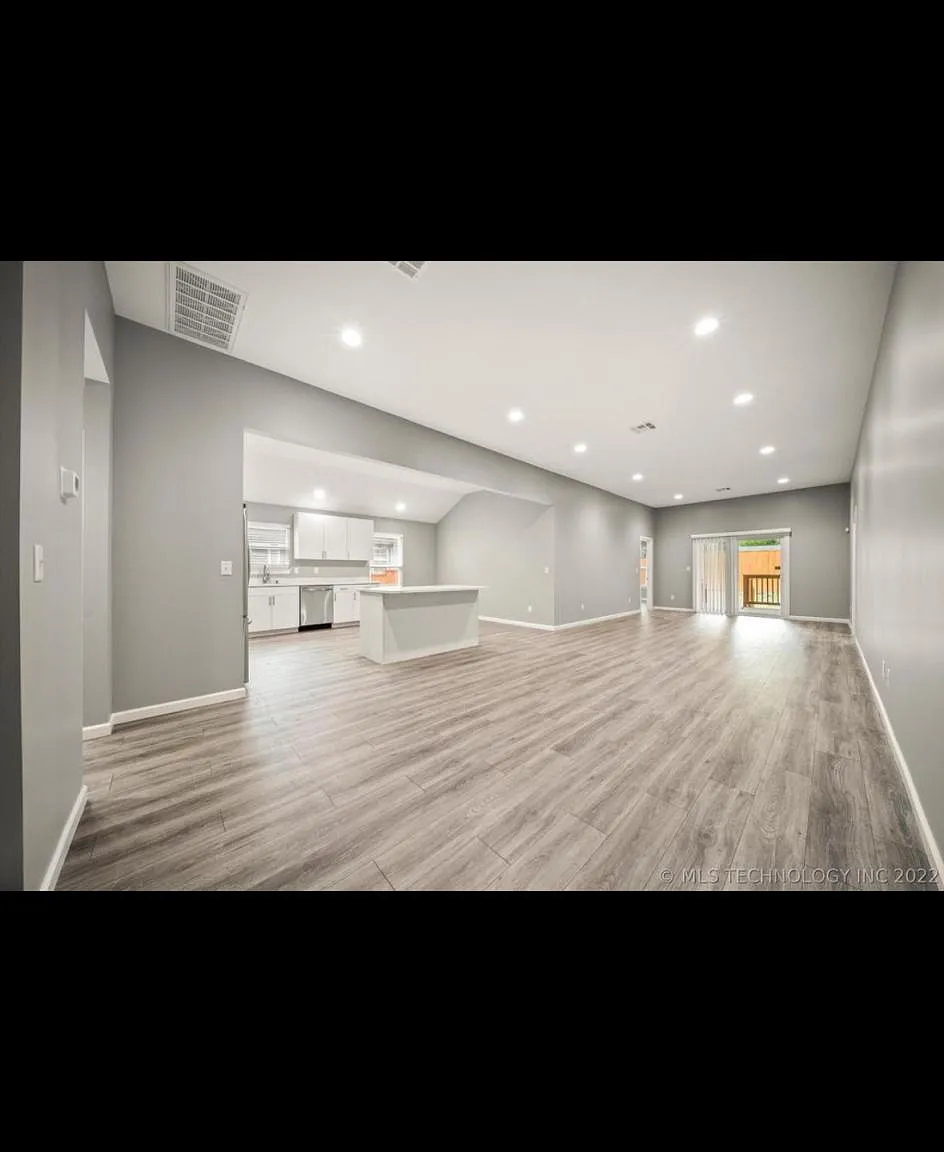 1236 S Zunis Ave — Photo 4