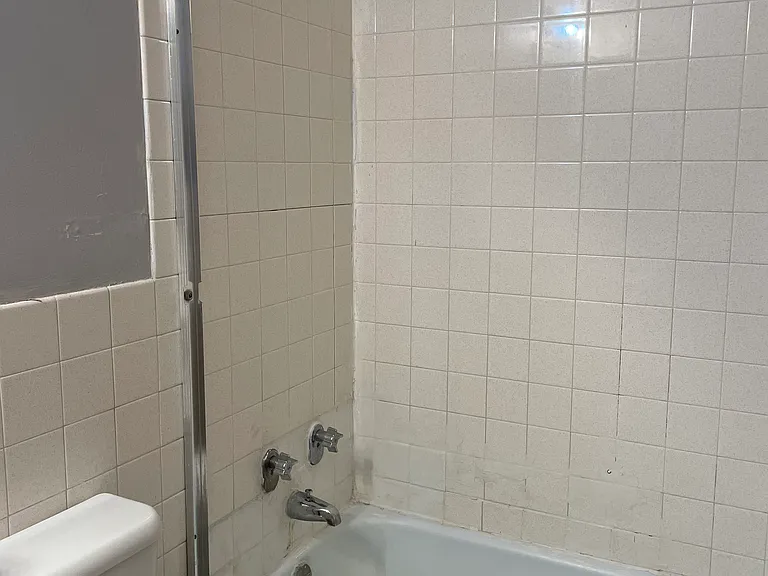 5920 N Kenmore Ave #507 — Photo 16