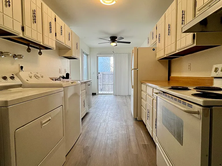 7992 Chase Cir #9 — Photo 5