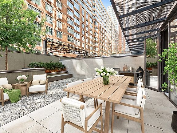 4th image of 522 W 29th St #A