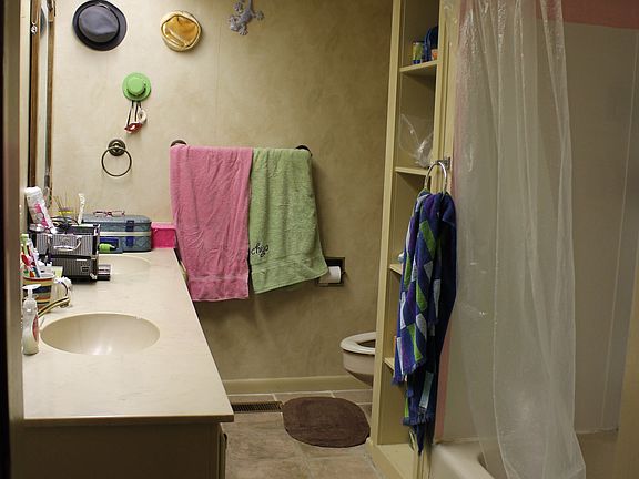 5th image of 632 Quapaw Ave
