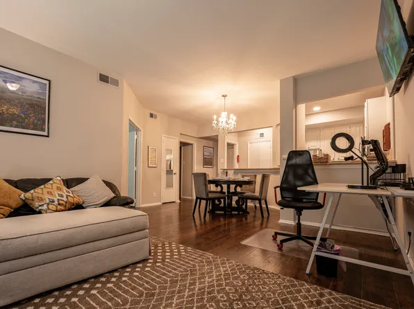 2211 S Braeswood Blvd APT 21F, Houston, TX 77030