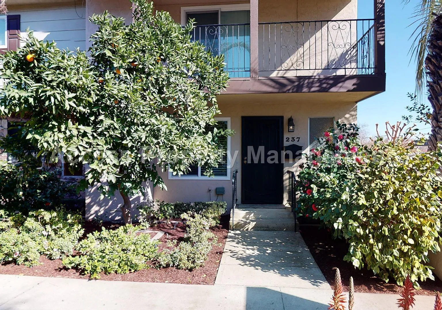2 bed, 1.5 bath, 1200 sqft, $1,850 — Photo 1