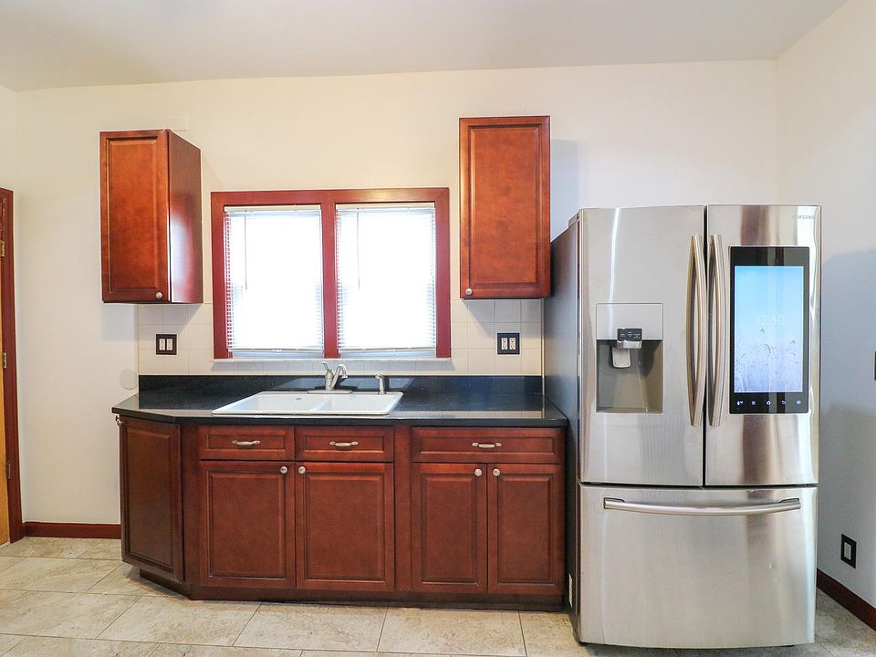 Kitchen (Different Angle)