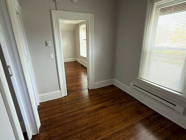 196 N Goodman St — Photo 11