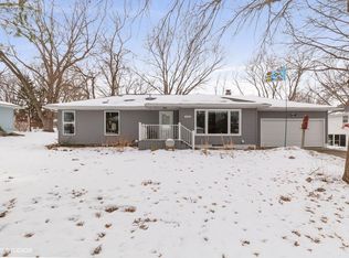 432 Woodcrest Dr, Waterloo, IA 50701