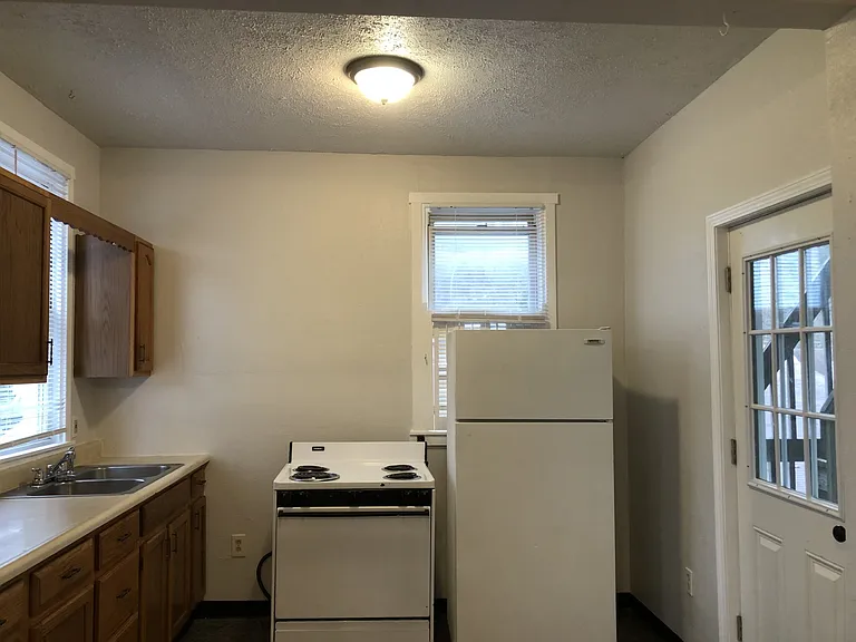 516 Center Ave #2 — Photo 12