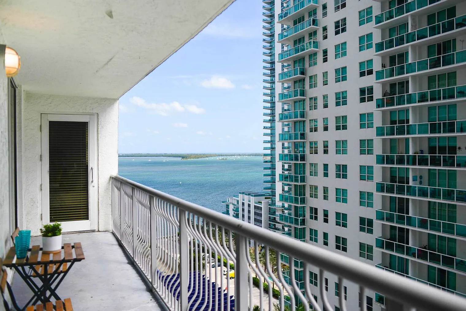 2 bed, 2.0 bath, 1022 sqft, $4,251 — Photo 4