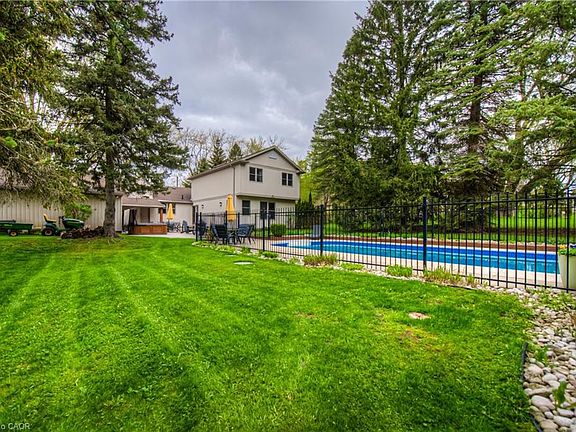 4th image of 145 Riverbank Dr
