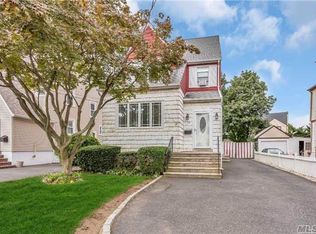 28 Gorden Rd, Valley Stream, NY 11581