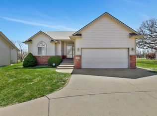 4711 N Hedgerow Ct, Wichita, KS 67220