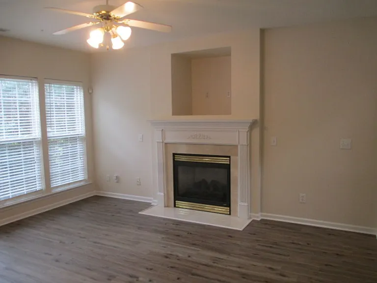 4929 Delta Lake Dr — Photo 3