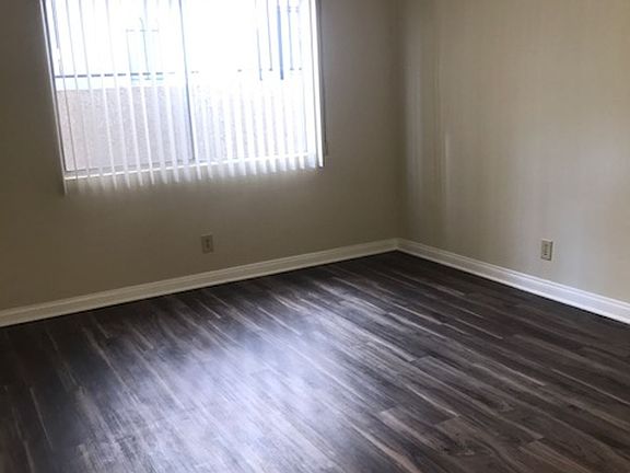5th image of 1030 W Olive Ave APT 3