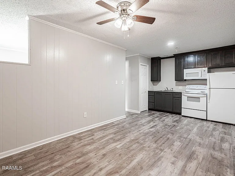 314 Deare St #27 — Photo 8