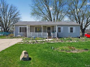 1392 Winfield Dr, Swartz Creek, MI 48473